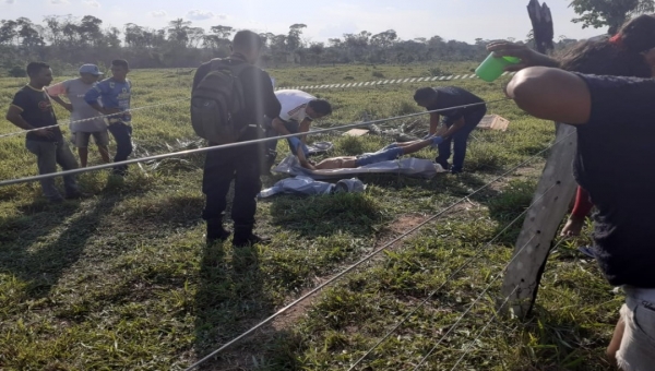 Fazendeiro contesta cerca na divisa de suas terras e não satisfeito mata colono com tiro na barriga 